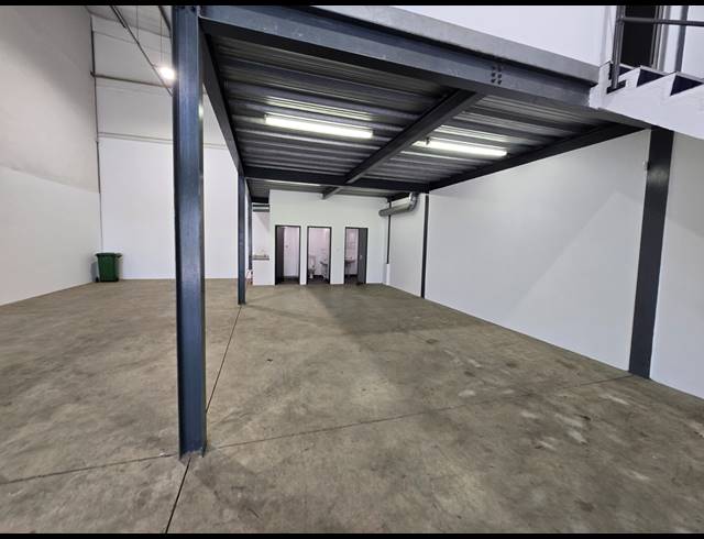 245M² WAREHOUSE TO LET IN MEADOWDALE
